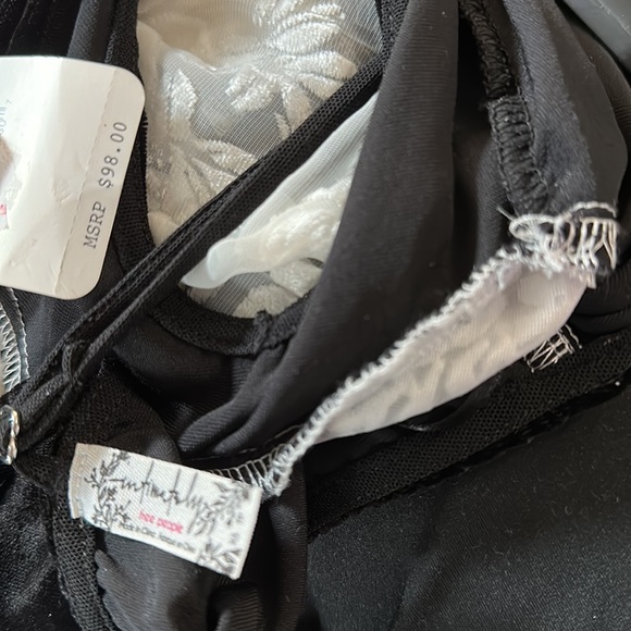 NWT FREE PEOPLE Intimately Size XS white/black beautiful nightgown - Picture 7 of 7